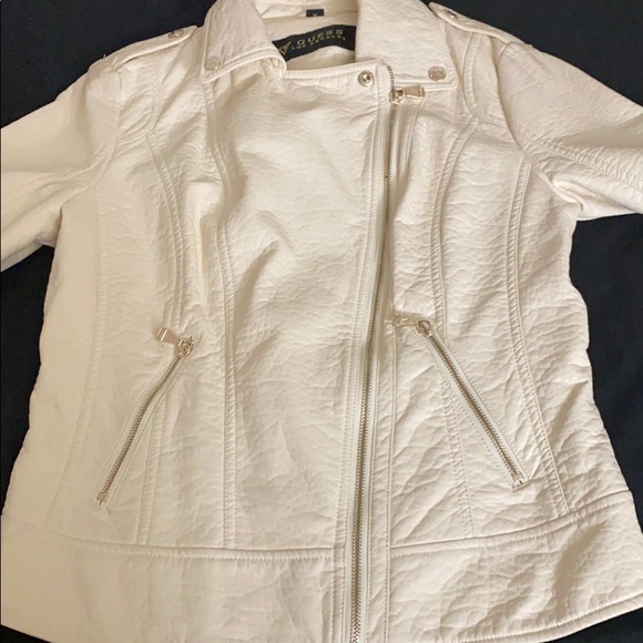 Clothes - Picture 3 of 3